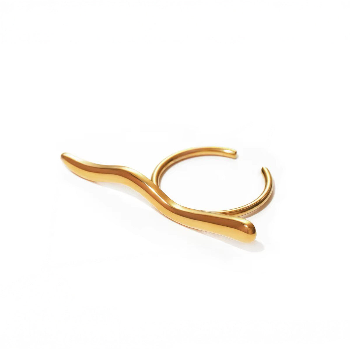 Stylish Wavy Patterned Ring - Luxicro