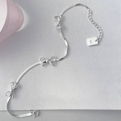 Beautiful Floral Jewelry Set with Necklace and Bracelet
