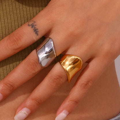 Premium 18k Gold Ocean Wave Ring - Luxicro