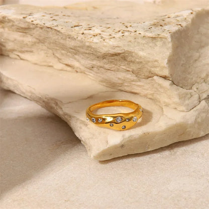 Elegant Diamond 14k Gold Wedding Ring