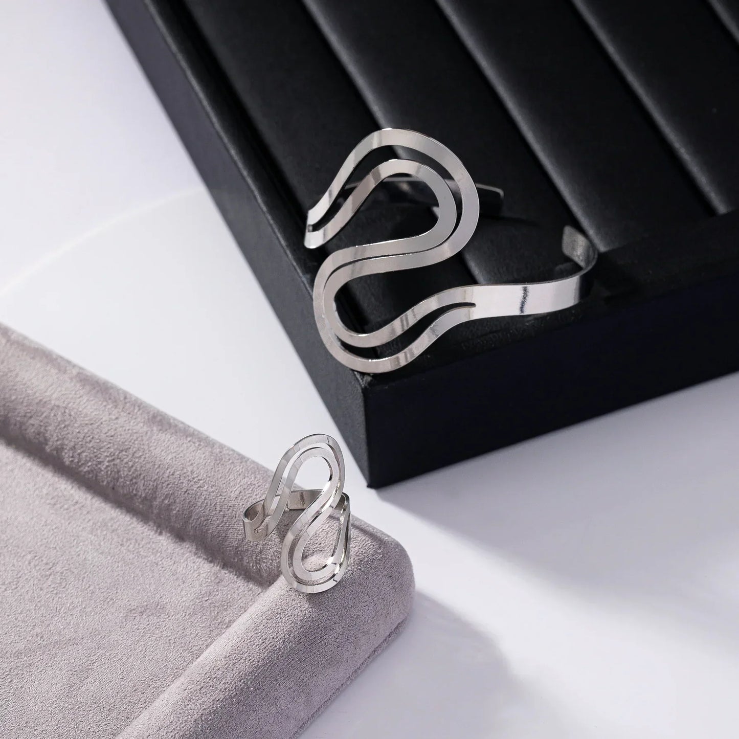 Fashionable Twist Bracelet and Ring Set