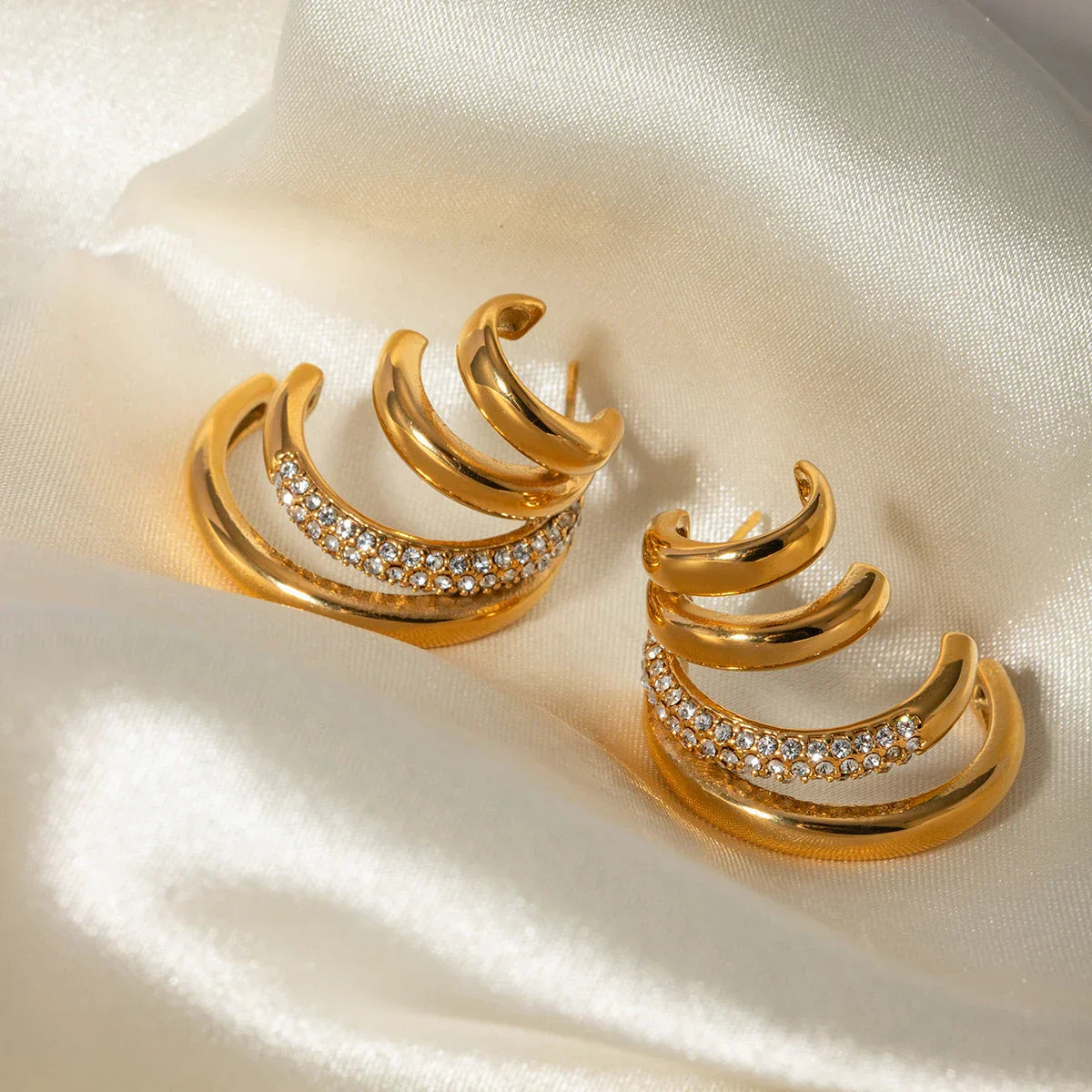 High End 18k Gold Close Fitting Stud Earrings
