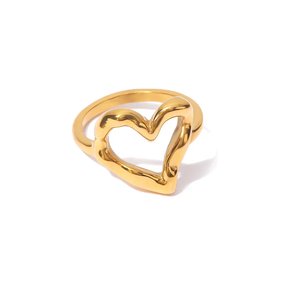 Luxurious Gold Heart Shape Engagement Ring