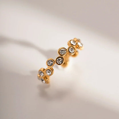 Exquisite Solitaire Diamond Wedding Ring