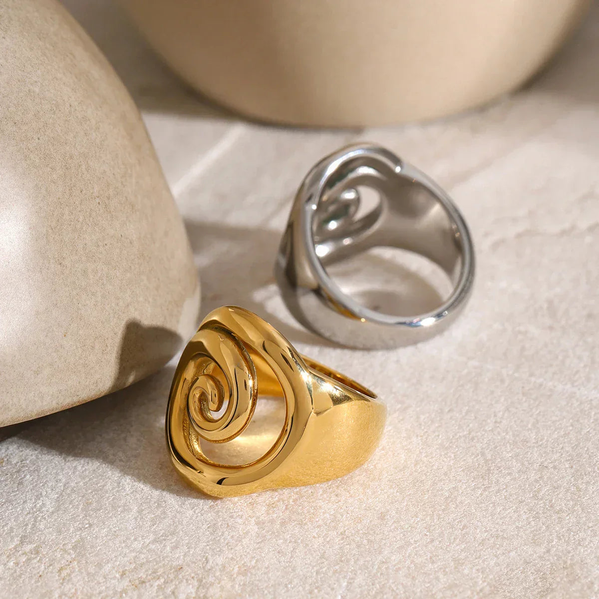 Elegant 14k Gold Twisted Ring