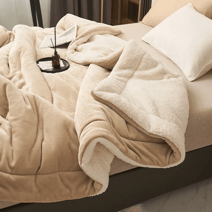 Cozy Plush Fleece Blanket for Winter Warmth