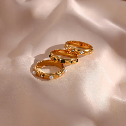 Glamorous Diamond Gold Engagement Ring
