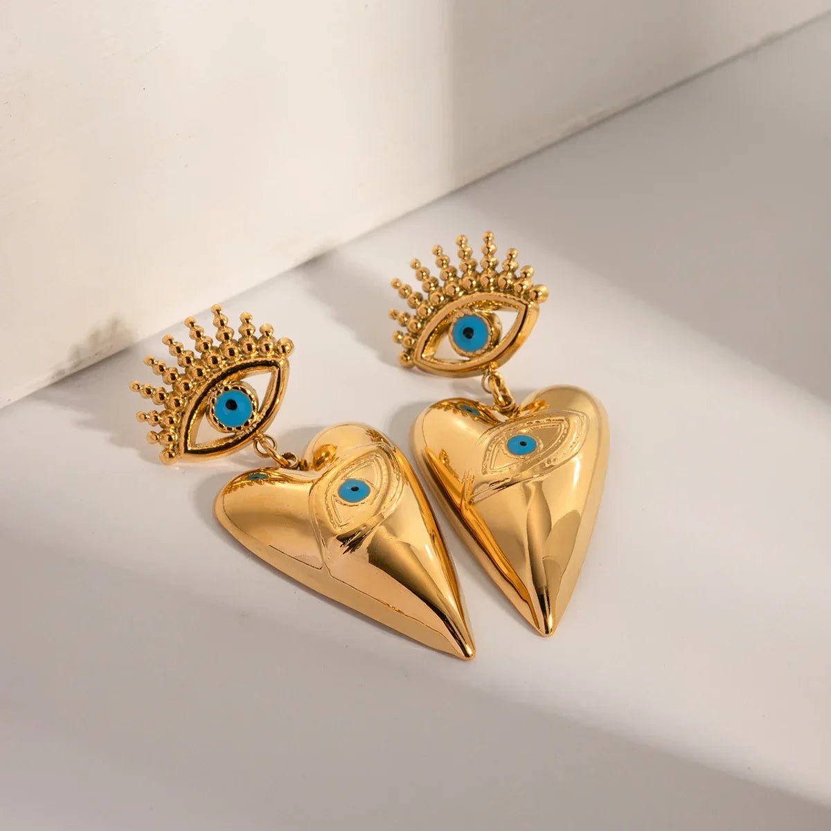 Glamorous Eye Heart Dangle Earrings - Luxicro