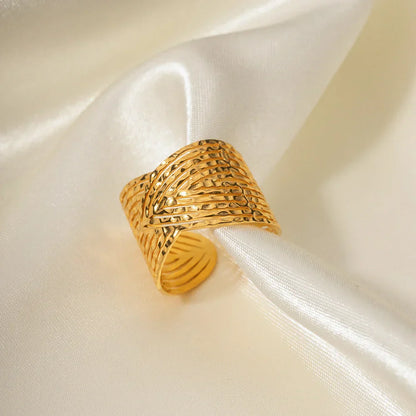 Premium 18k Gold Geometric Bar Ring