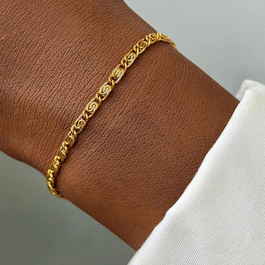 Delicate Silver Twist Chain Bracelet - Luxicro