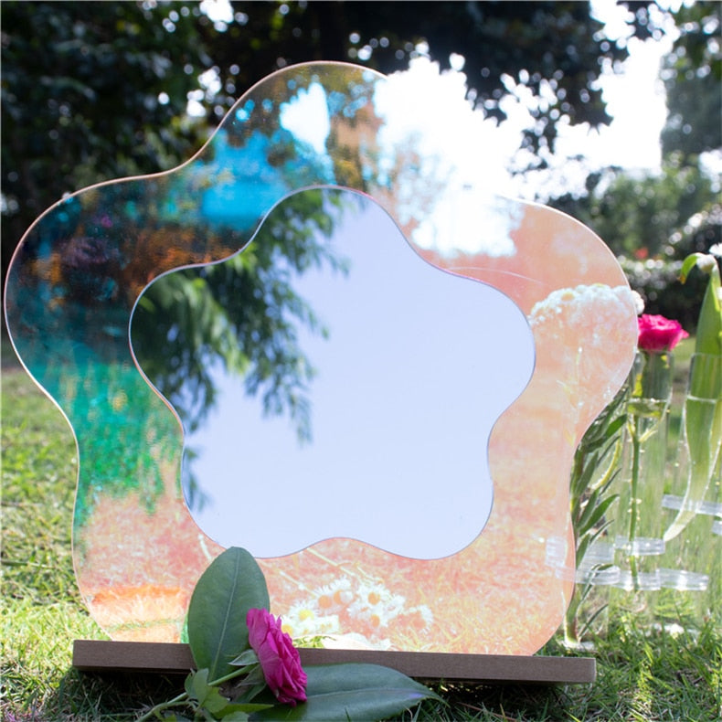 Modern Wavy Glass Wall Mirror - Luxicro