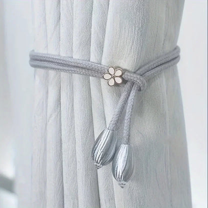 Simple Curtain Holdbacks 2-Pack with Flower Design