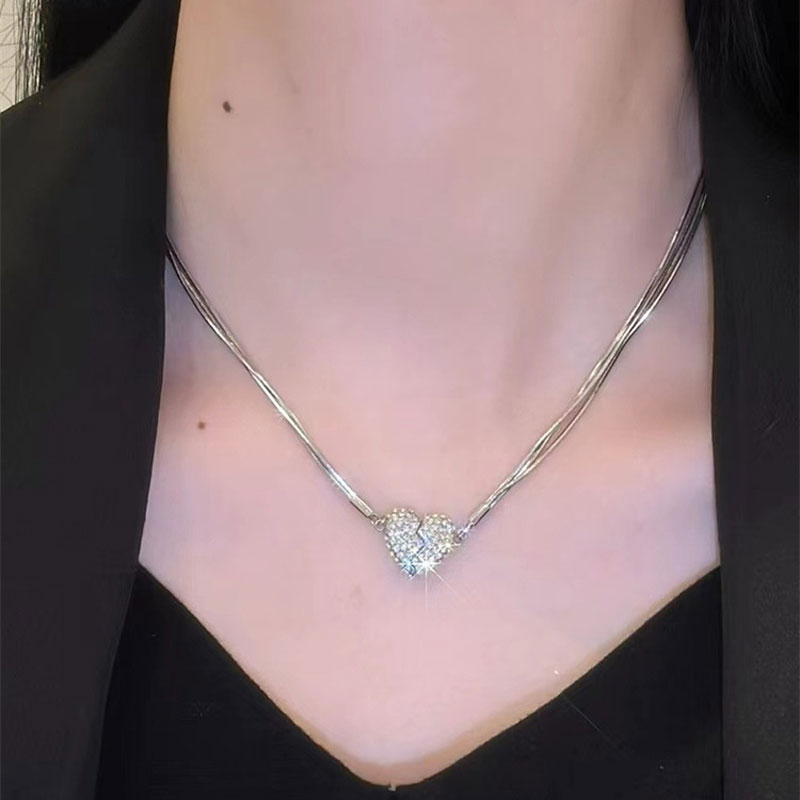 Shiny Gemstone Heart Shape Pendant Necklace