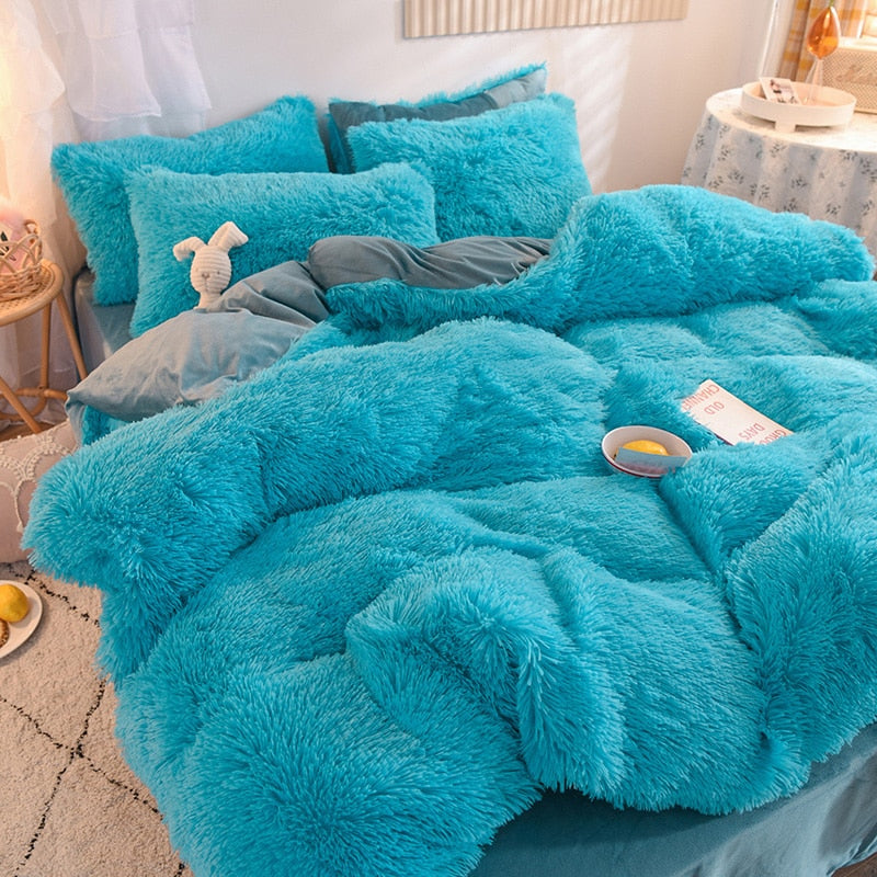 Cozy White Comforter Bed Set