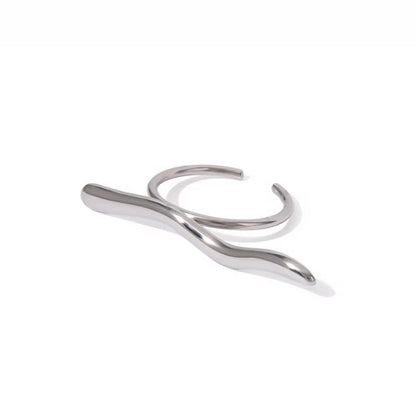 Stylish Wavy Patterned Ring