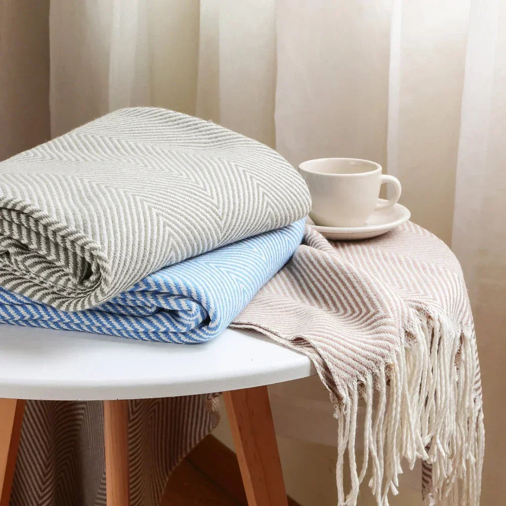 Cozy Gray Geometric Throw Blanket - Luxicro