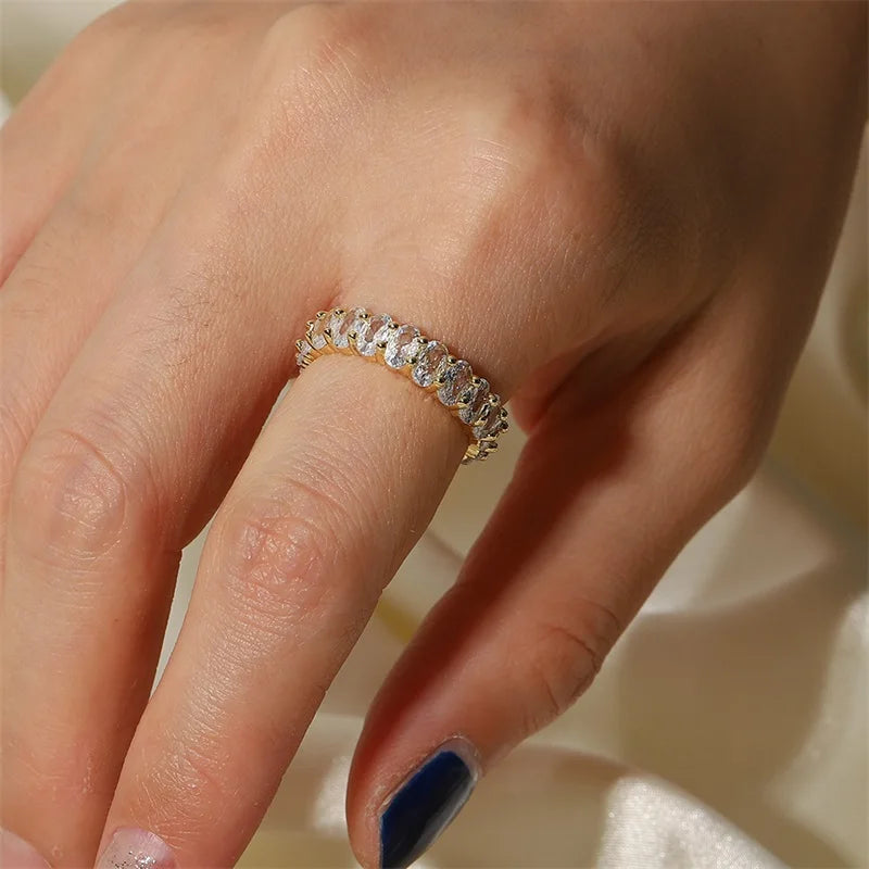 Classic Round Cut Diamond Engagement Ring