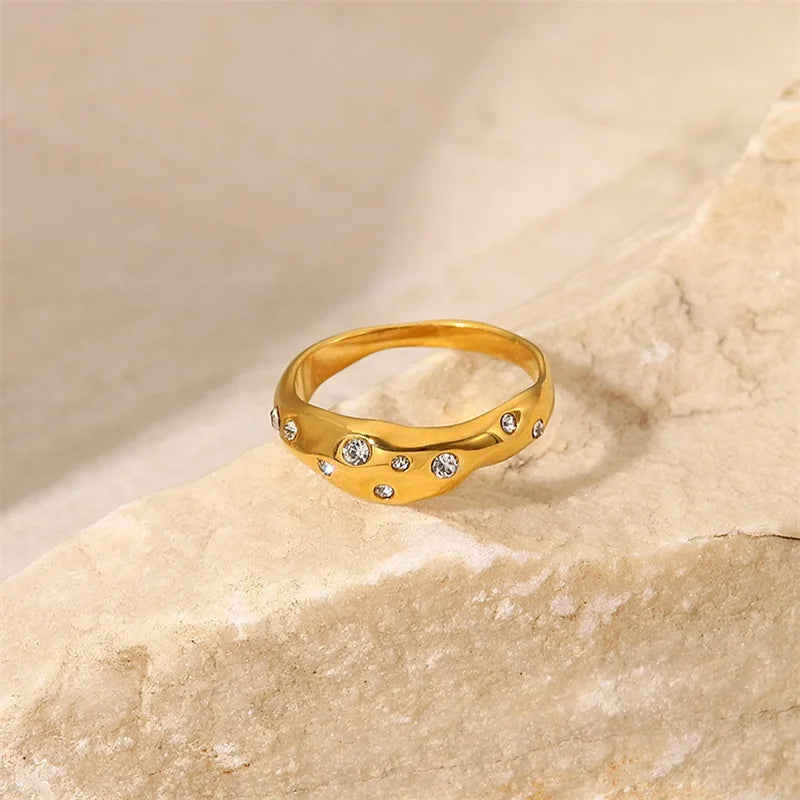Elegant Diamond 14k Gold Wedding Ring