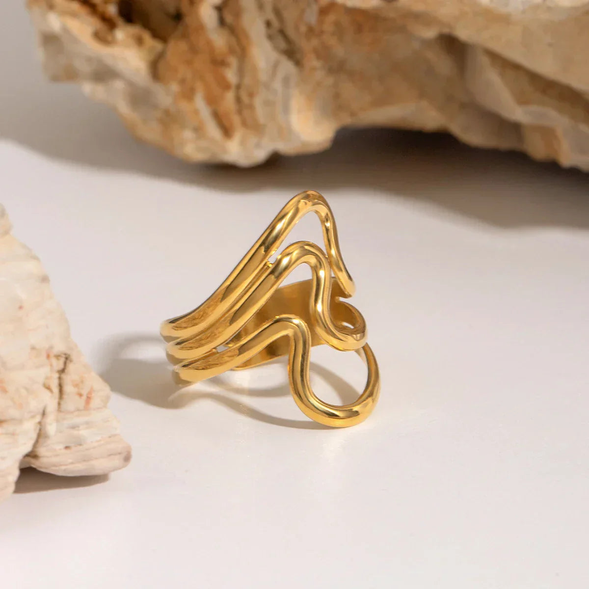 Elegant Ocean Wave Silver Ring - Luxicro