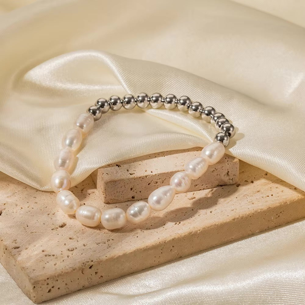 Elegant Golden Beaded Charm Bracelet