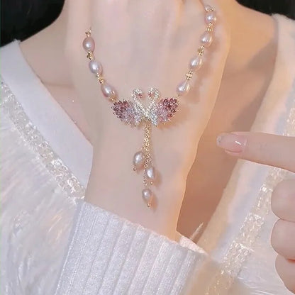 Lovely Bird Shaped Pendant Necklace