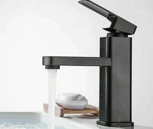 Contemporary RETHME Kitchen Faucet - Smooth Water Flow - Luxicro