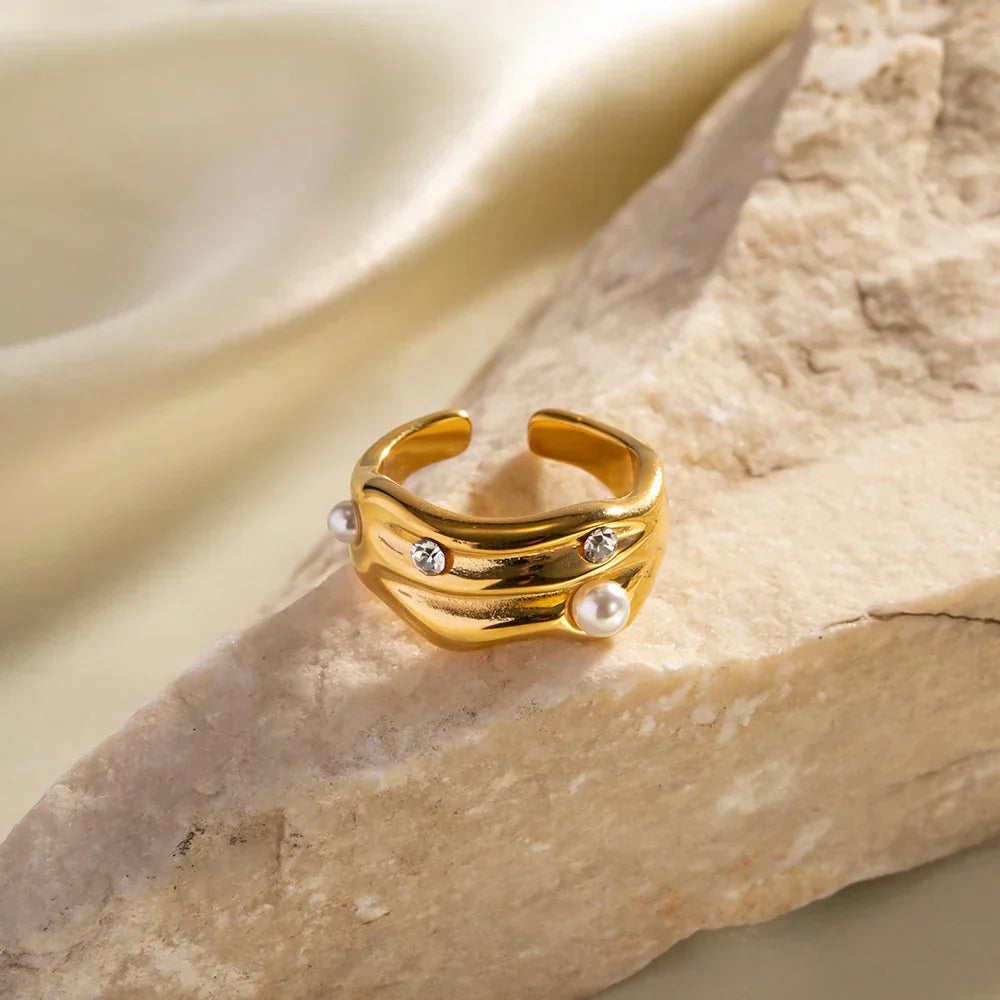 Elegant Silver Diamond Engagement Ring - Luxicro