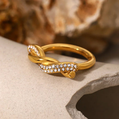 Luxurious Diamond Solitaire Engagement Ring - Luxicro