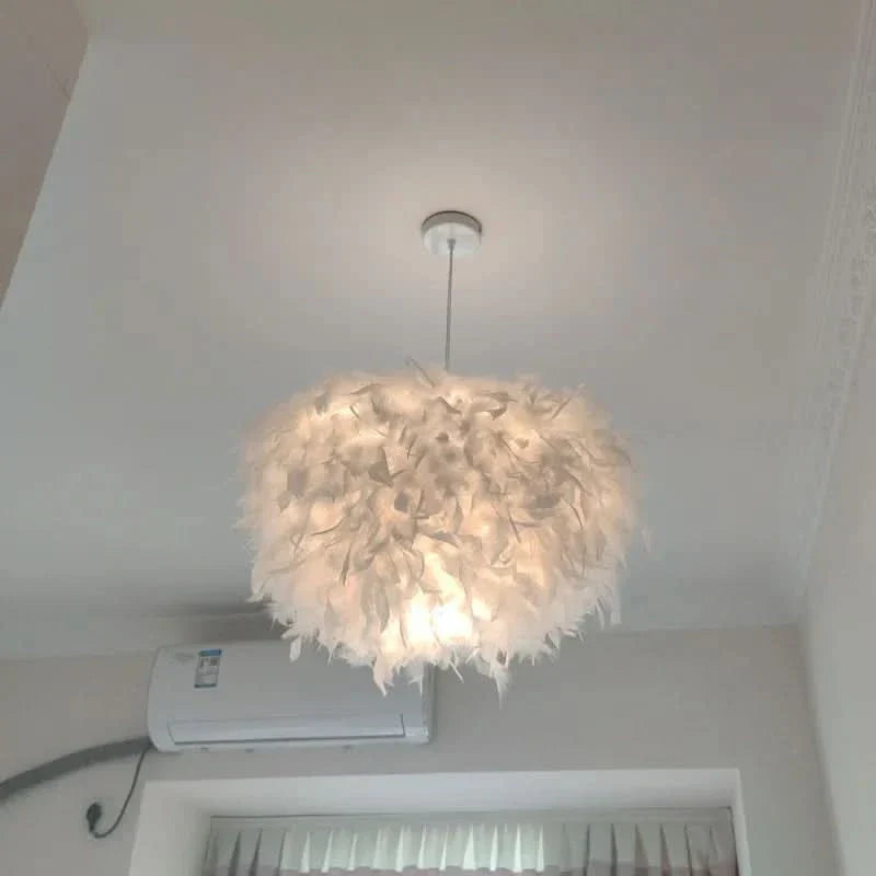 Elegant Amanda Table Lamp