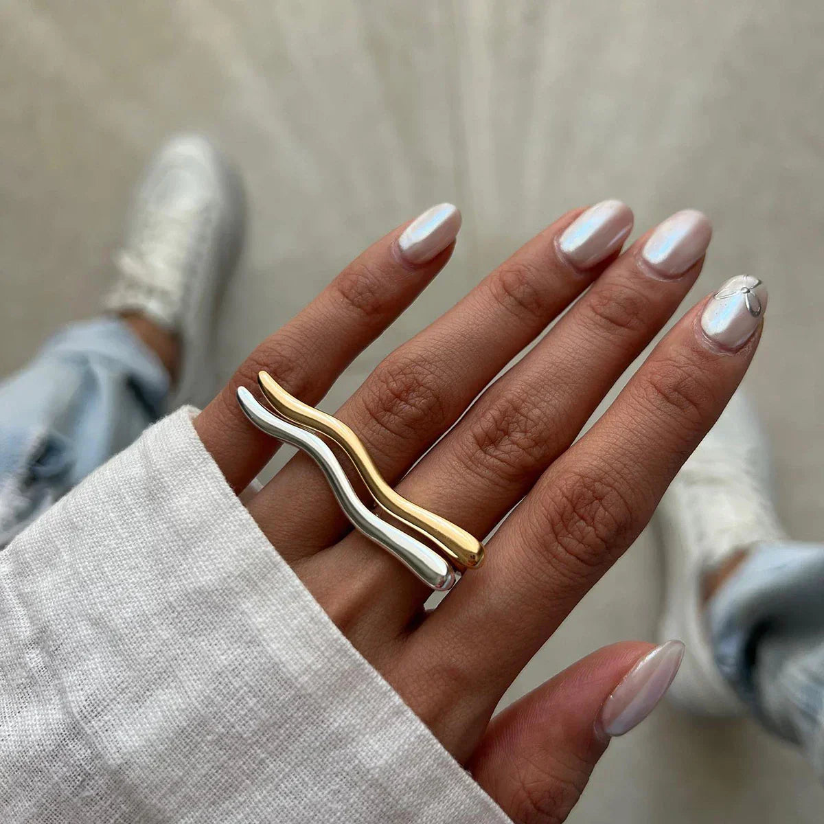 Stylish Wavy Patterned Ring