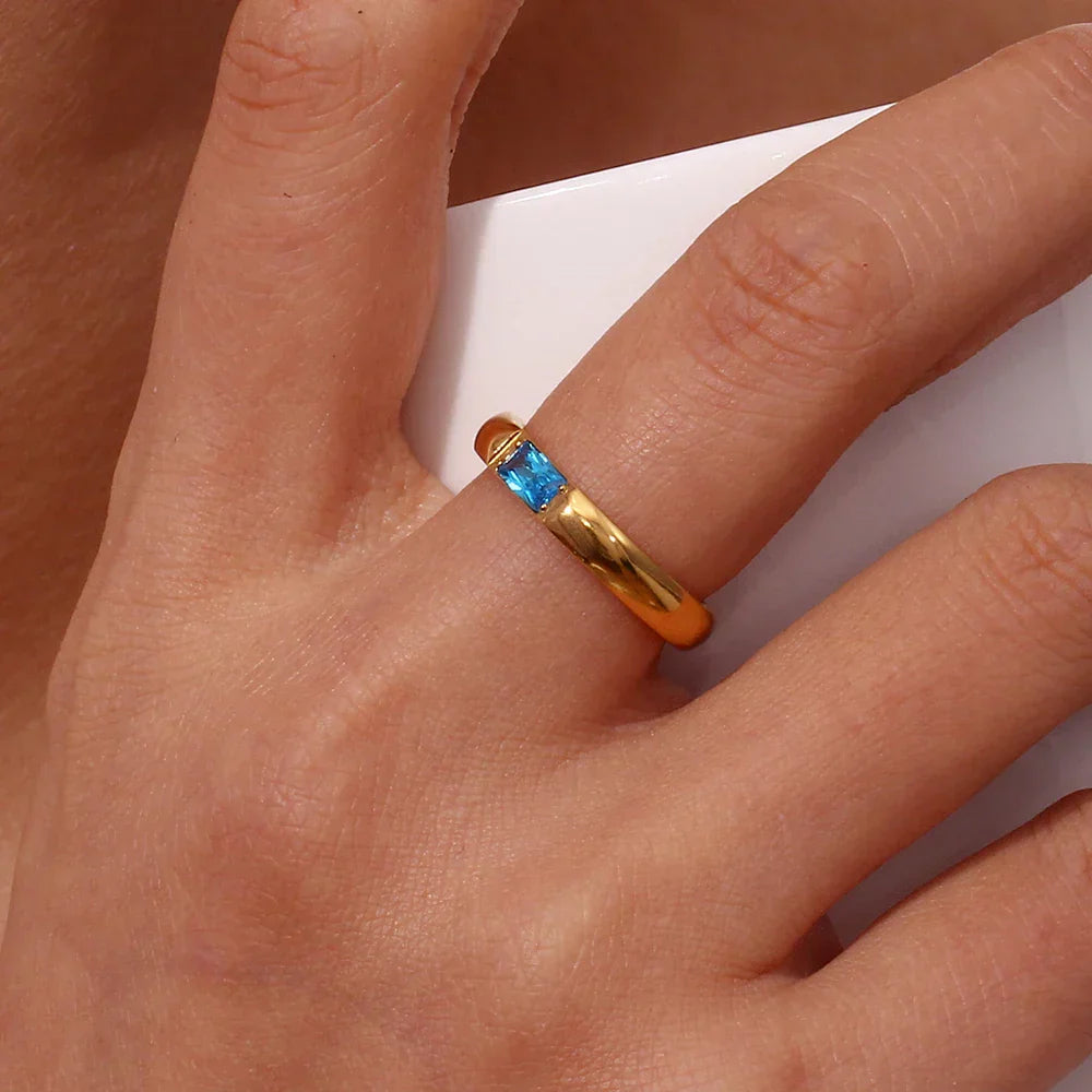 High End 18k Gold Gemstone Baguette Ring