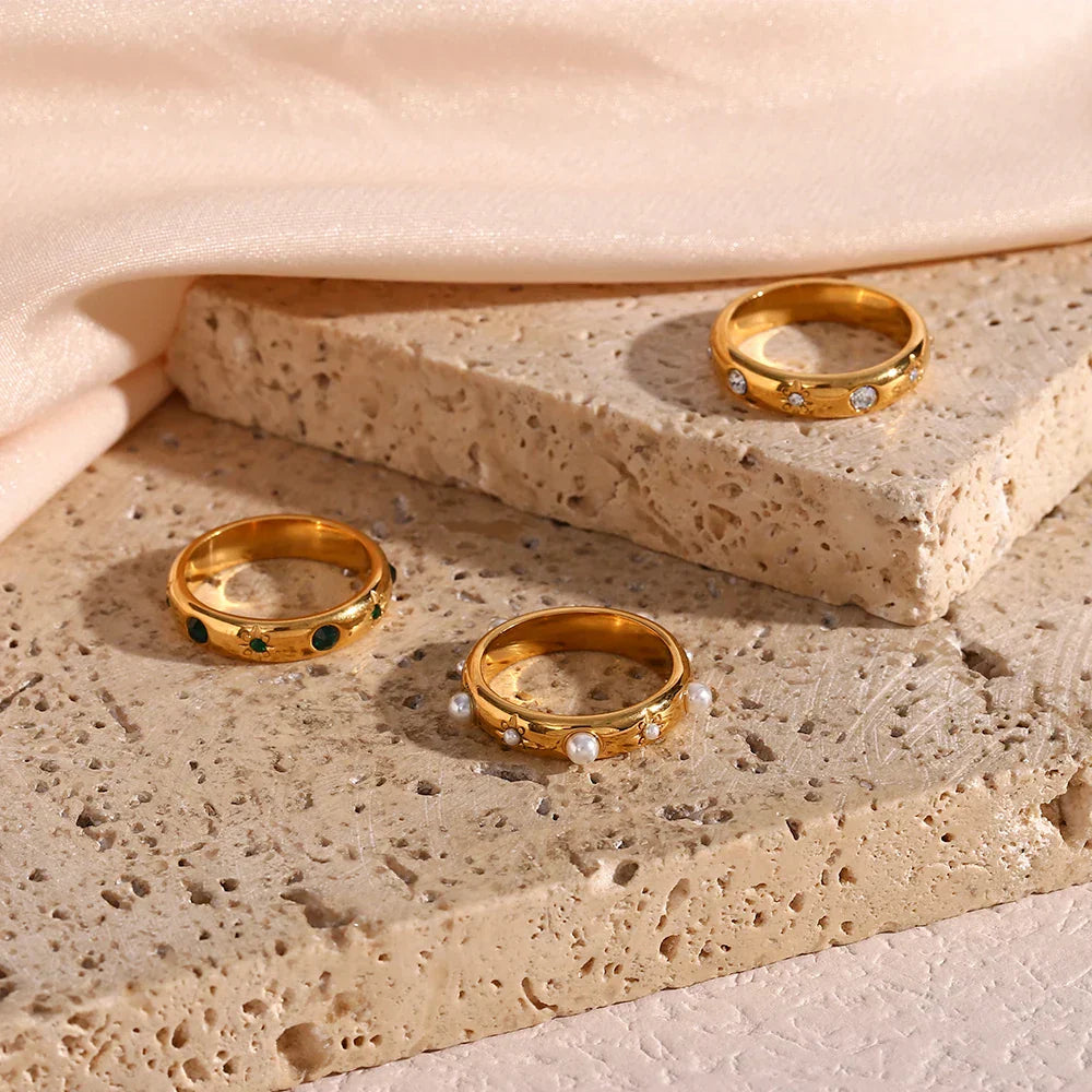 Glamorous Diamond Gold Engagement Ring