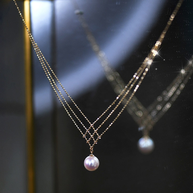 Fashionable White Pearl Pendant Necklace