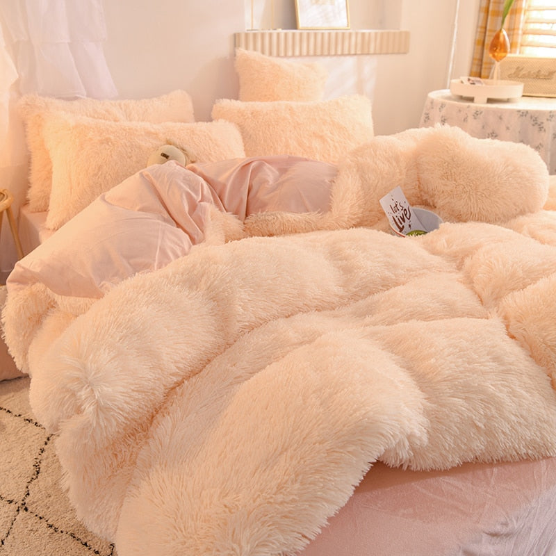 Cozy White Comforter Bed Set