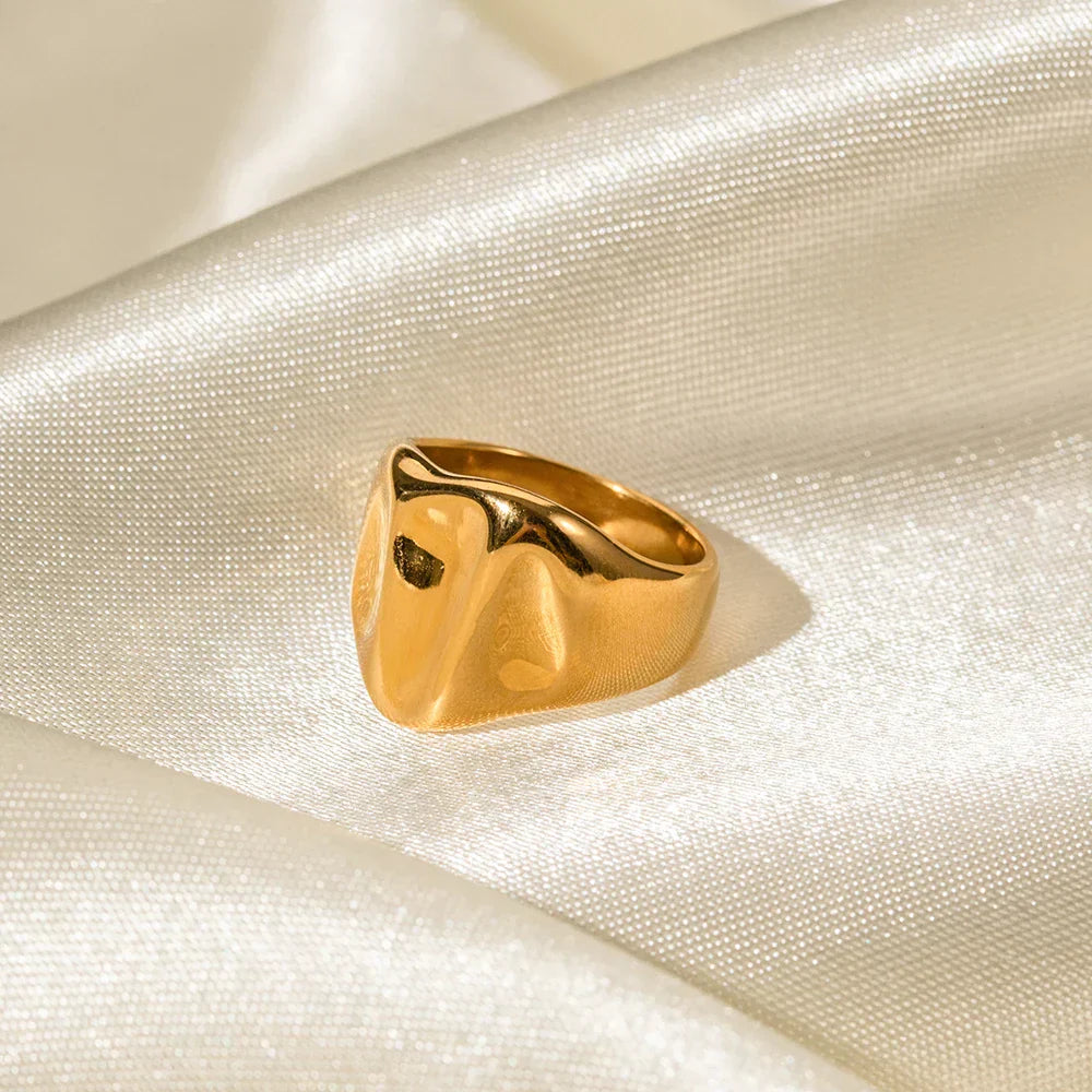 Vibrant Ocean Design Ring