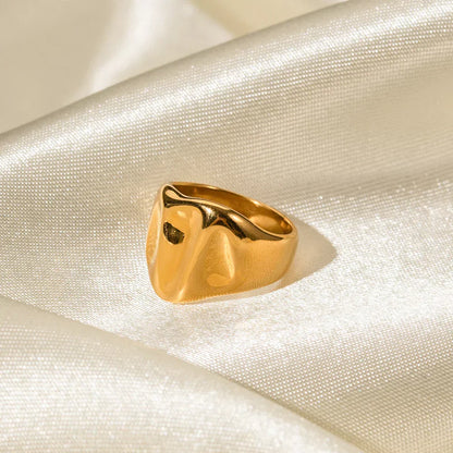 Vibrant Ocean Design Ring