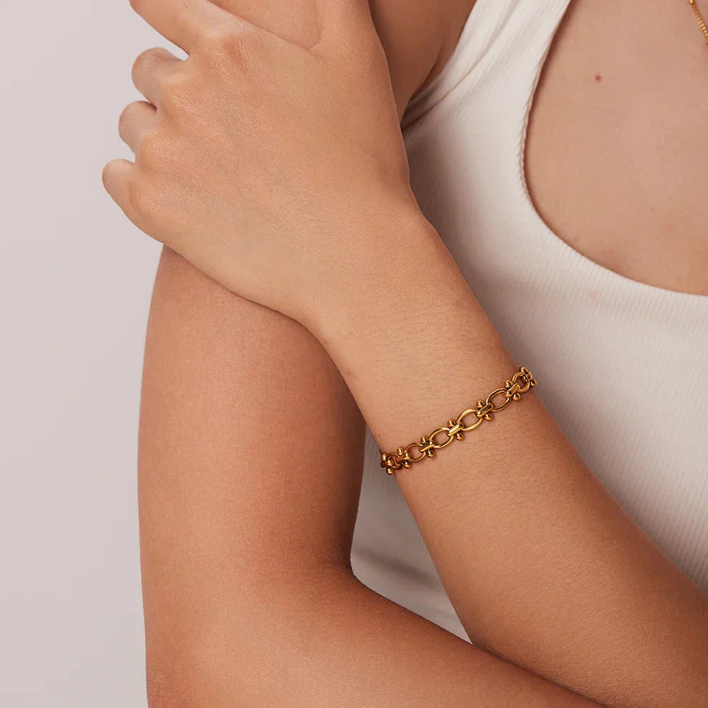 Elegant Oval Stone Bangle Bracelet - Luxicro