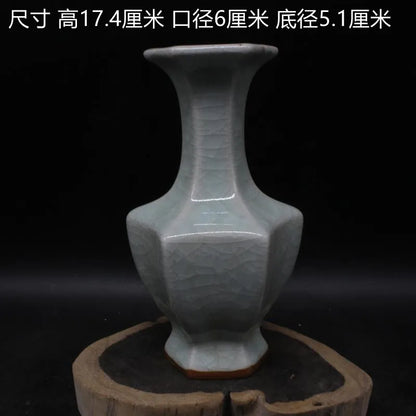 Traditional Antique Style Chinese Vase
