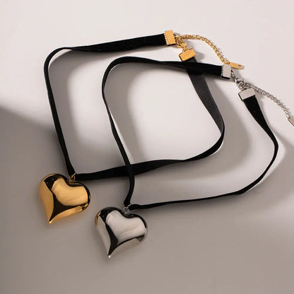 Stylish Heart Shaped Chain Necklace