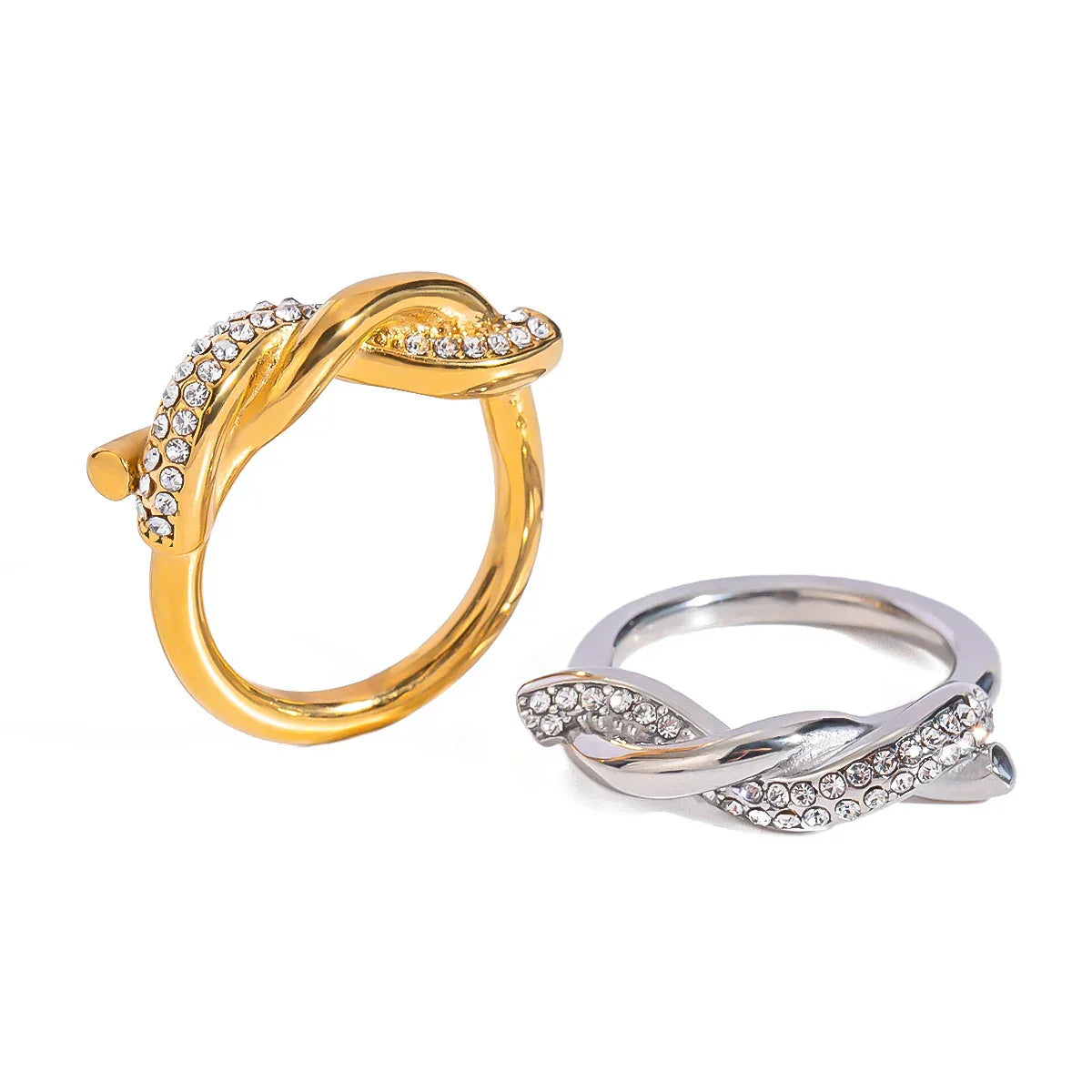 Luxurious Diamond Solitaire Engagement Ring