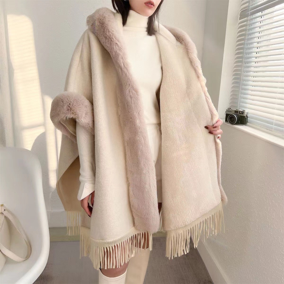 Soft Plush Women's Hooded Throw Blanket Wrap