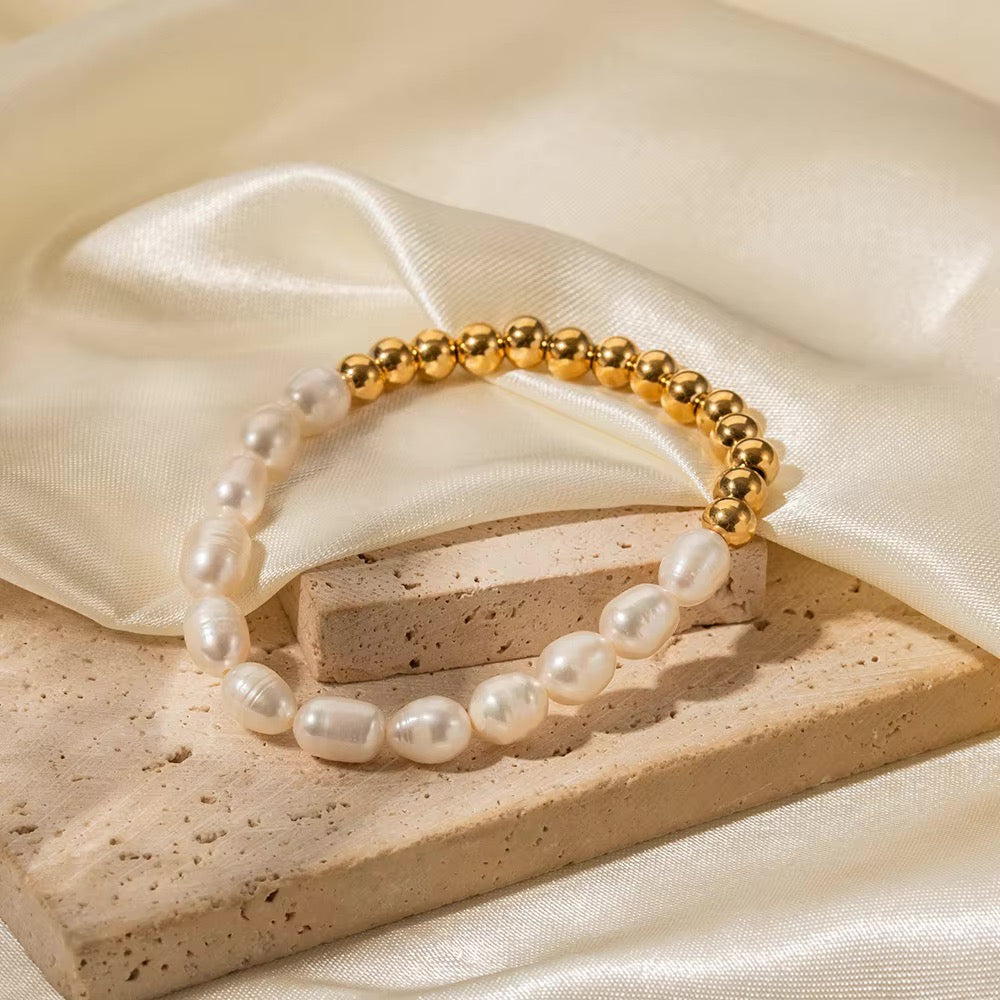 Elegant 18k Pearl Beaded Bangle Bracelet - Luxicro