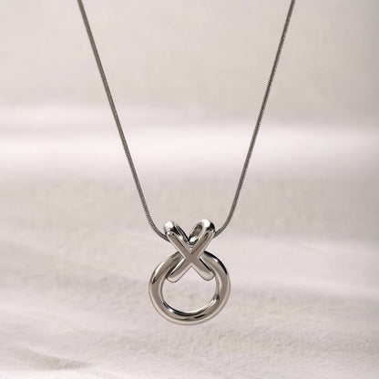 Elegant Bar Chain Kiss Necklace