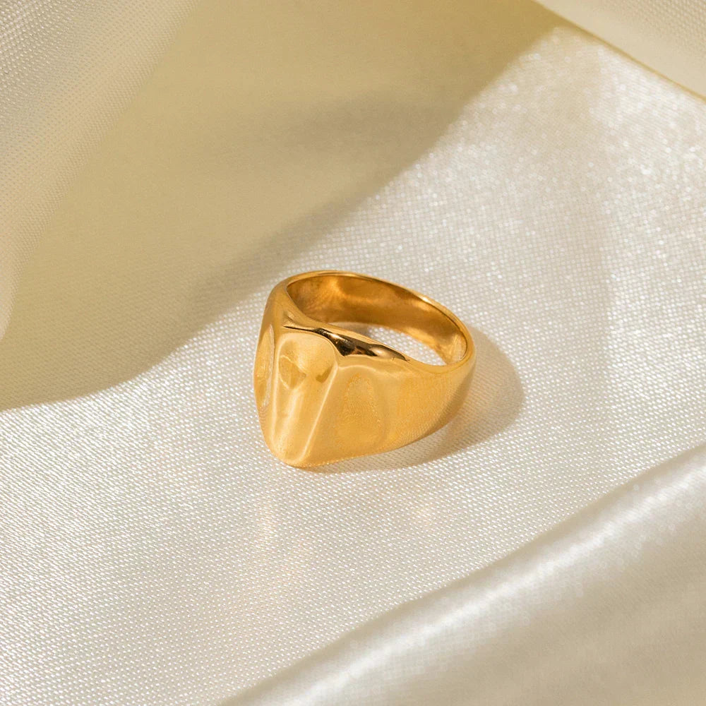Vibrant Ocean Design Ring
