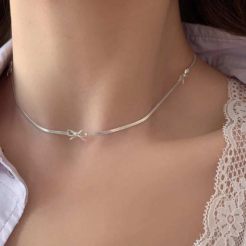 Dainty Floral Necklace and Bracelet Set - Luxicro