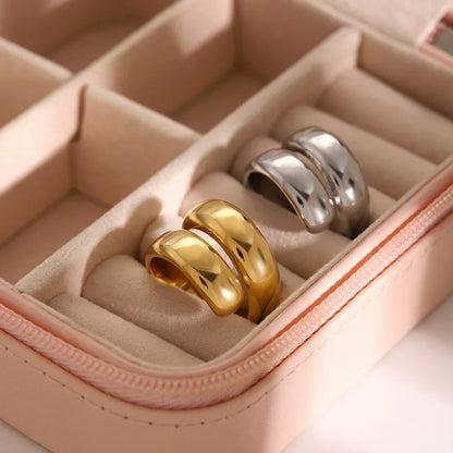 Elegant Gold Thin Band Ring