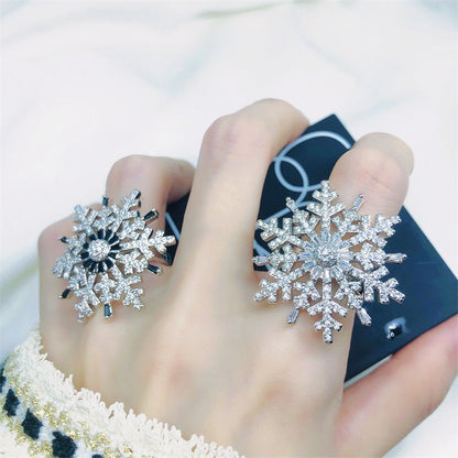 Sparkling Ice Crystal Spinning Ring