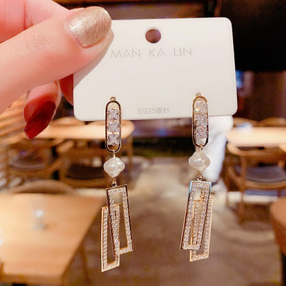 Lovely Flower Hanging Drop Earrings