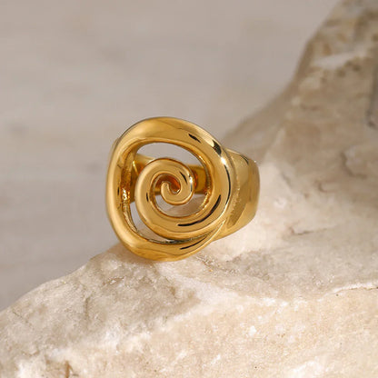 Elegant 14k Gold Twisted Ring