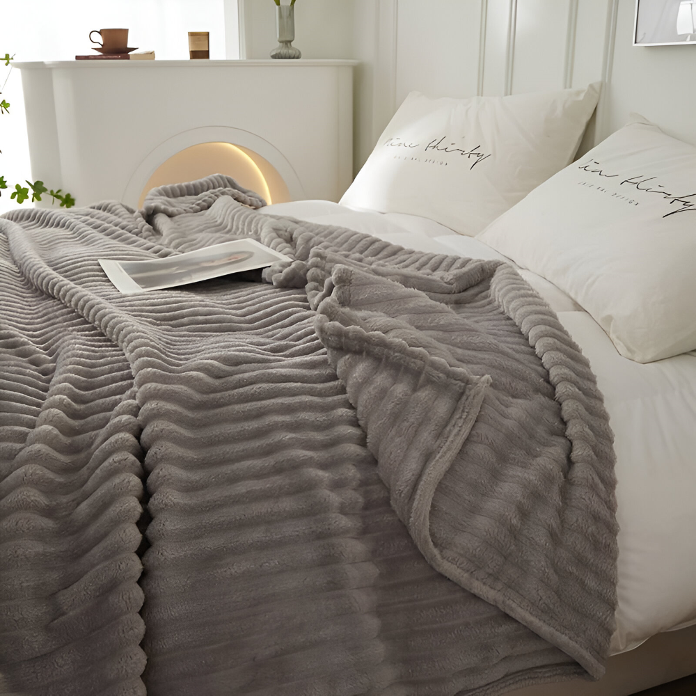 Cozy Plaid Fleece Throw Blanket Soft and Warm